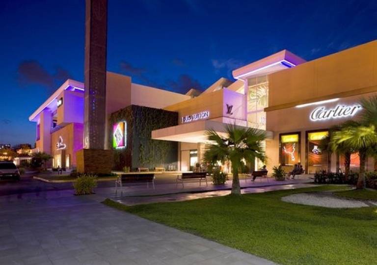 LOCAL COMERCIAL EN C.C. MULTIPLAZA PACIFIC